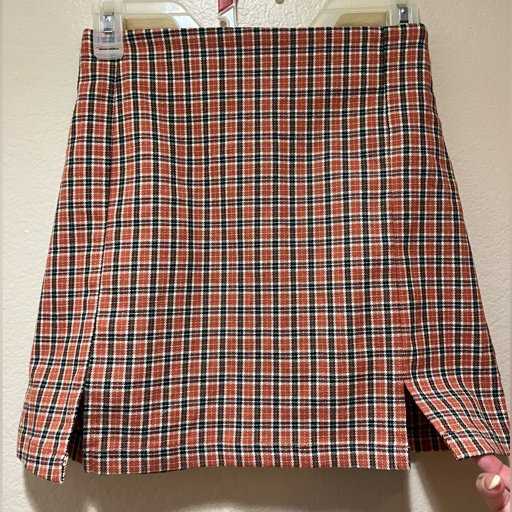 Cute black & orange plaid skirt :)